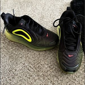 Nike air max good condition. Black and lime green